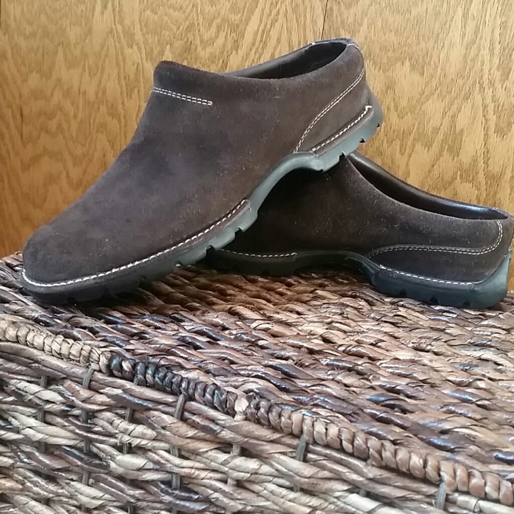 COLE HAAN BROWN SUEDE MULES